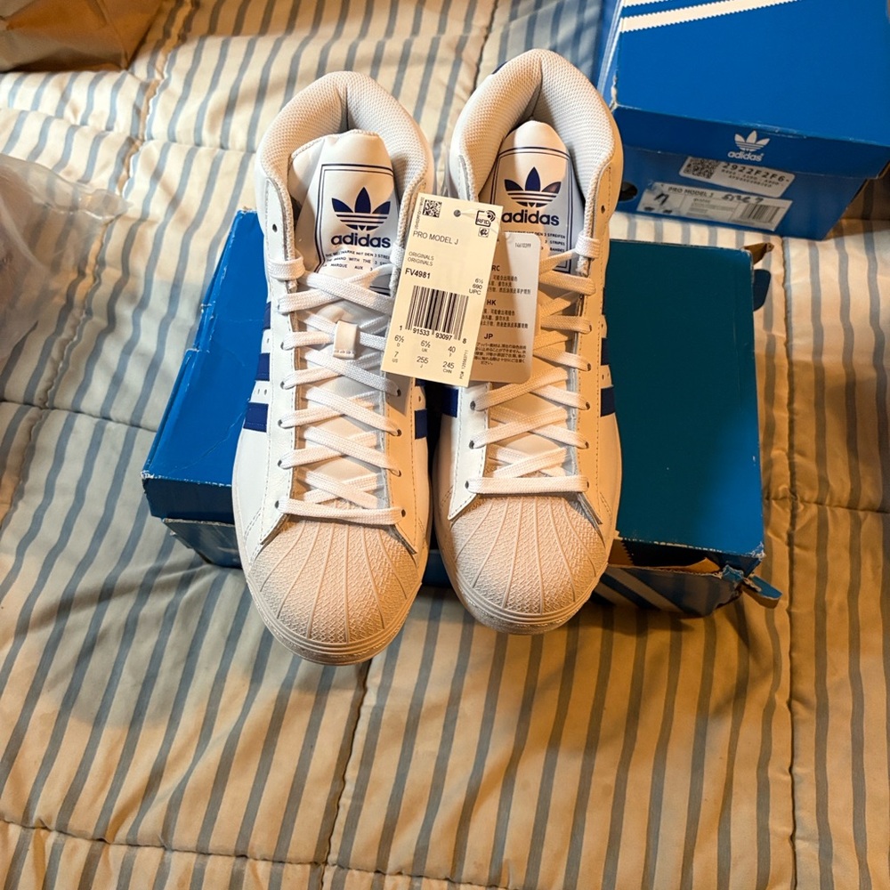 Adidas Pro Model White with Blue Stripes - Picture 4 of 9
